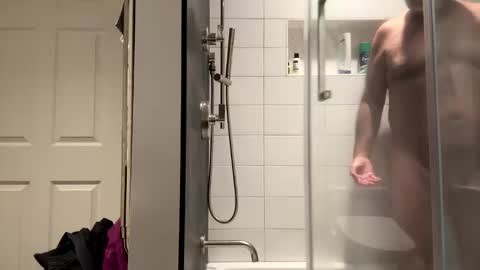 Snapshot of benz10001 chatting on November 29, 5:10 am benz10001 online show from November 29, 5:10 am