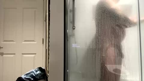 Snapshot of benz10001 chatting on December 4, 4:22 am benz10001 online show from December 4, 4:22 am