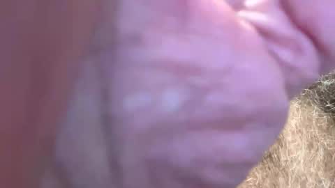 Snapshot of benz10001 chatting on December 5, 4:32 am benz10001 online show from December 5, 4:32 am