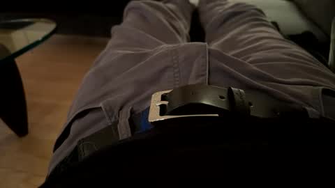 Snapshot of benz10001 chatting on December 18, 1:00 am benz10001 online show from December 18, 1:00 am