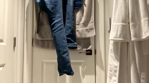 Snapshot of benz10001 chatting on December 19, 9:22 pm benz10001 online show from December 19, 9:22 pm