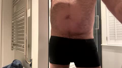 Snapshot of benz10001 chatting on December 21, 3:57 am benz10001 online show from December 21, 3:57 am