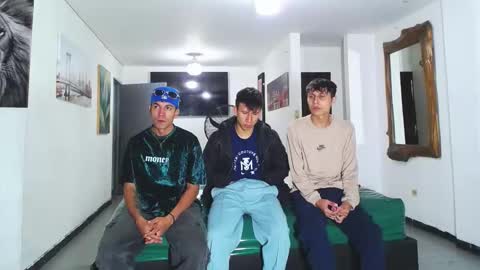 Snapshot of benz_boys chatting on October 18, 12:06 pm benz boys online show from October 18, 12:06 pm