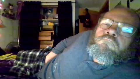 Snapshot of bergeeric1970 chatting on April 22, 5:21 am bergeeric1970 online show from April 22, 5:21 am