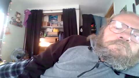 Snapshot of bergeeric1970 chatting on May 2, 1:38 pm bergeeric1970 online show from May 2, 1:38 pm