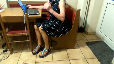 Bernadetanylon online show from July 17, 3:24 am