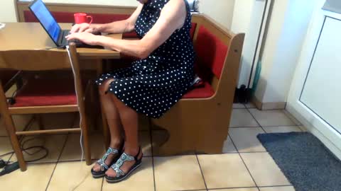Bernadetanylon online show from July 31, 5:18 am