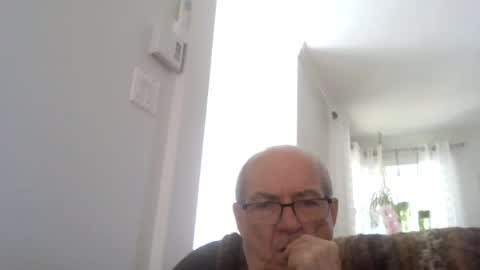 Snapshot of bernard1102 chatting on July 5, 2:02 pm bernard1102 online show from July 5, 2:02 pm