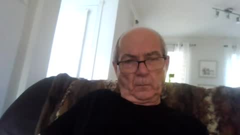 Snapshot of bernard1102 chatting on July 8, 11:15 am bernard1102 online show from July 8, 11:15 am