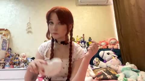 Eva  online show from April 7, 8:15 am