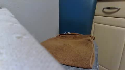 Snapshot of bernie6004 chatting on February 17, 7:42 pm bernie6004 online show from February 17, 7:42 pm