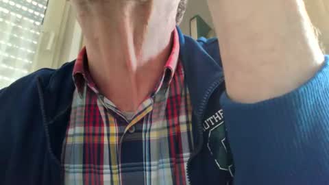 Snapshot of bernie6004 chatting on February 28, 11:33 am bernie6004 online show from February 28, 11:33 am