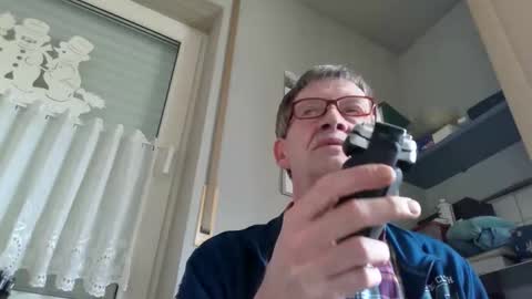 Snapshot of bernie6004 chatting on March 1, 11:56 am bernie6004 online show from March 1, 11:56 am