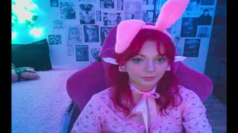 Snapshot of berriekitten chatting on October 8, 7:22 pm BerrieKitten online show from October 8, 7:22 pm