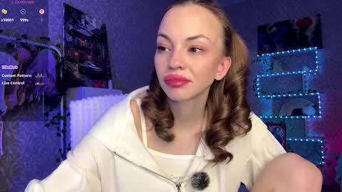 Snapshot of berry_buns chatting on November 12, 5:19 am Sofia online show from November 12, 5:19 am