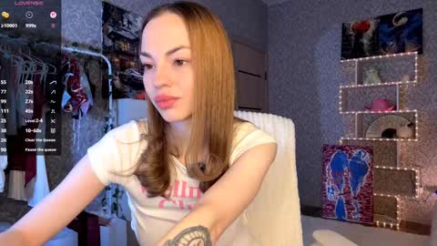 Snapshot of berry_buns chatting on November 22, 5:50 am Sofia online show from November 22, 5:50 am