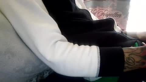 Snapshot of bertdollaz757 chatting on December 14, 3:39 pm ToxicPipe757 online show from December 14, 3:39 pm