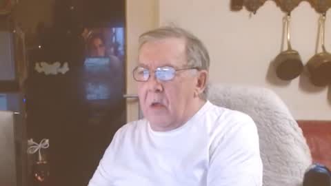 Snapshot of best127 chatting on February 9, 6:16 pm jean online show from February 9, 6:16 pm