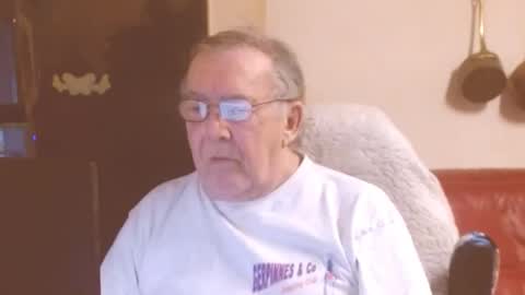 Snapshot of best127 chatting on February 23, 11:04 pm jean online show from February 23, 11:04 pm