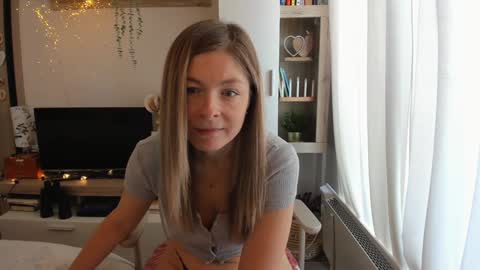 Vicky   online show from March 10, 8:41 am