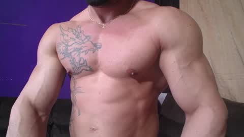 Snapshot of bestmuscle chatting on December 30, 8:04 pm bestmuscle online show from December 30, 8:04 pm