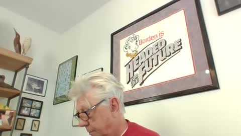 Snapshot of bestshot1951 chatting on January 2, 2:02 pm bestshot1951 online show from January 2, 2:02 pm