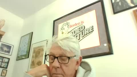 Snapshot of bestshot1951 chatting on January 9, 3:55 pm bestshot1951 online show from January 9, 3:55 pm