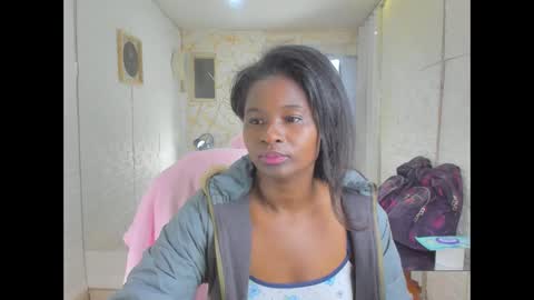 Snapshot of betany_grey chatting on February 17, 3:47 am Betaby grey online show from February 17, 3:47 am