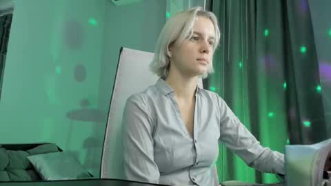 Snapshot of bethanycloud chatting on October 27, 5:33 am Bethany online show from October 27, 5:33 am