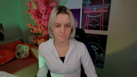 Snapshot of bethanycloud chatting on November 18, 5:45 am Bethany online show from November 18, 5:45 am