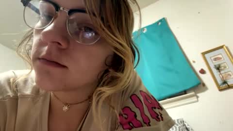 Bethanytakesitt online show from February 8, 7:59 am