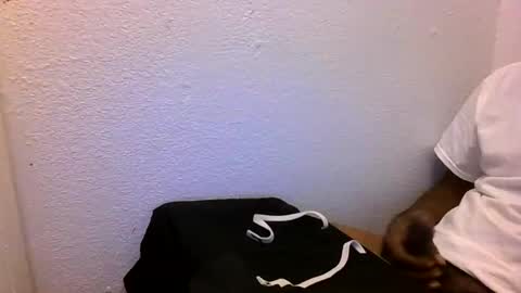 Snapshot of betterlova24 chatting on May 31, 8:43 am SinfulBbc online show from May 31, 8:43 am
