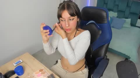 betty_boops3 online show from April 10, 7:40 pm