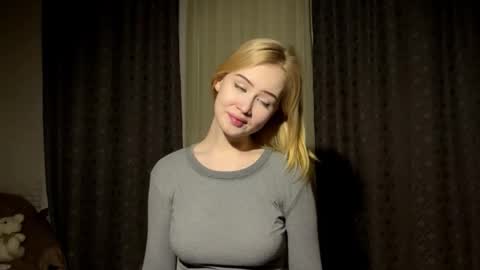 Snapshot of bettymorante chatting on February 20, 11:22 am Hinata online show from February 20, 11:22 am