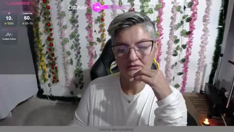 Snapshot of bety_cum3 chatting on December 4, 12:47 pm bibiana online show from December 4, 12:47 pm