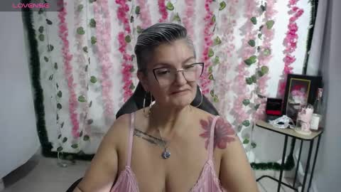 Snapshot of bety_cum3 chatting on March 2, 9:11 pm bibiana online show from March 2, 9:11 pm
