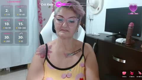 Snapshot of bety_cum3 chatting on September 17, 10:06 am bibiana online show from September 17, 10:06 am