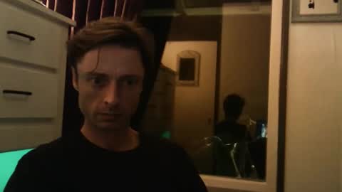 Snapshot of beukenstein chatting on December 13, 9:53 pm . online show from December 13, 9:53 pm