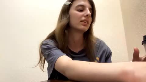 Snapshot of beulahweikert chatting on June 26, 6:56 pm Lina online show from June 26, 6:56 pm