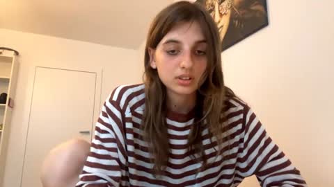 Snapshot of beulahweikert chatting on July 2, 5:41 pm Lina online show from July 2, 5:41 pm