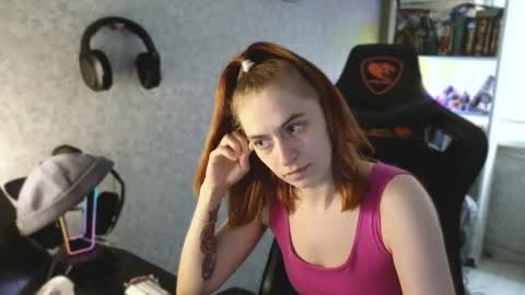 beverly_yay online show from April 28, 3:28 pm