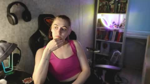 beverly_yay online show from April 29, 6:03 pm