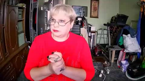 BeverlyQCynia online show from November 9, 12:03 pm