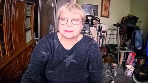 BeverlyQCynia online show from November 19, 12:16 pm