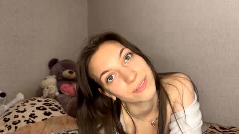 Bella online show from March 10, 8:47 pm