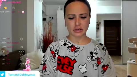 Snapshot of beyoncedoll chatting on November 2, 6:21 pm BeyonceDoll Twitter DollBeyonce online show from November 2, 6:21 pm