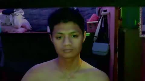 Snapshot of bhillrhey121103 chatting on January 6, 8:35 am bhillrhey121103 online show from January 6, 8:35 am