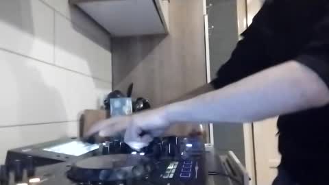 Snapshot of bhjjgg777 chatting on January 6, 1:42 am bhjjgg777 online show from January 6, 1:42 am