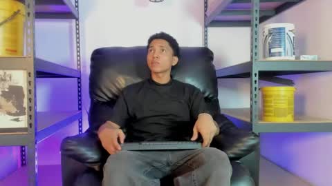 bhruno_diaz online show from June 7, 5:00 am