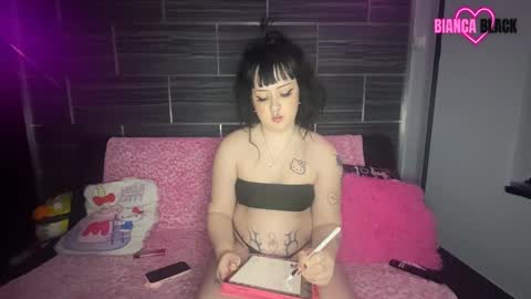 Snapshot of biablack chatting on December 12, 3:54 am Bianca Black online show from December 12, 3:54 am